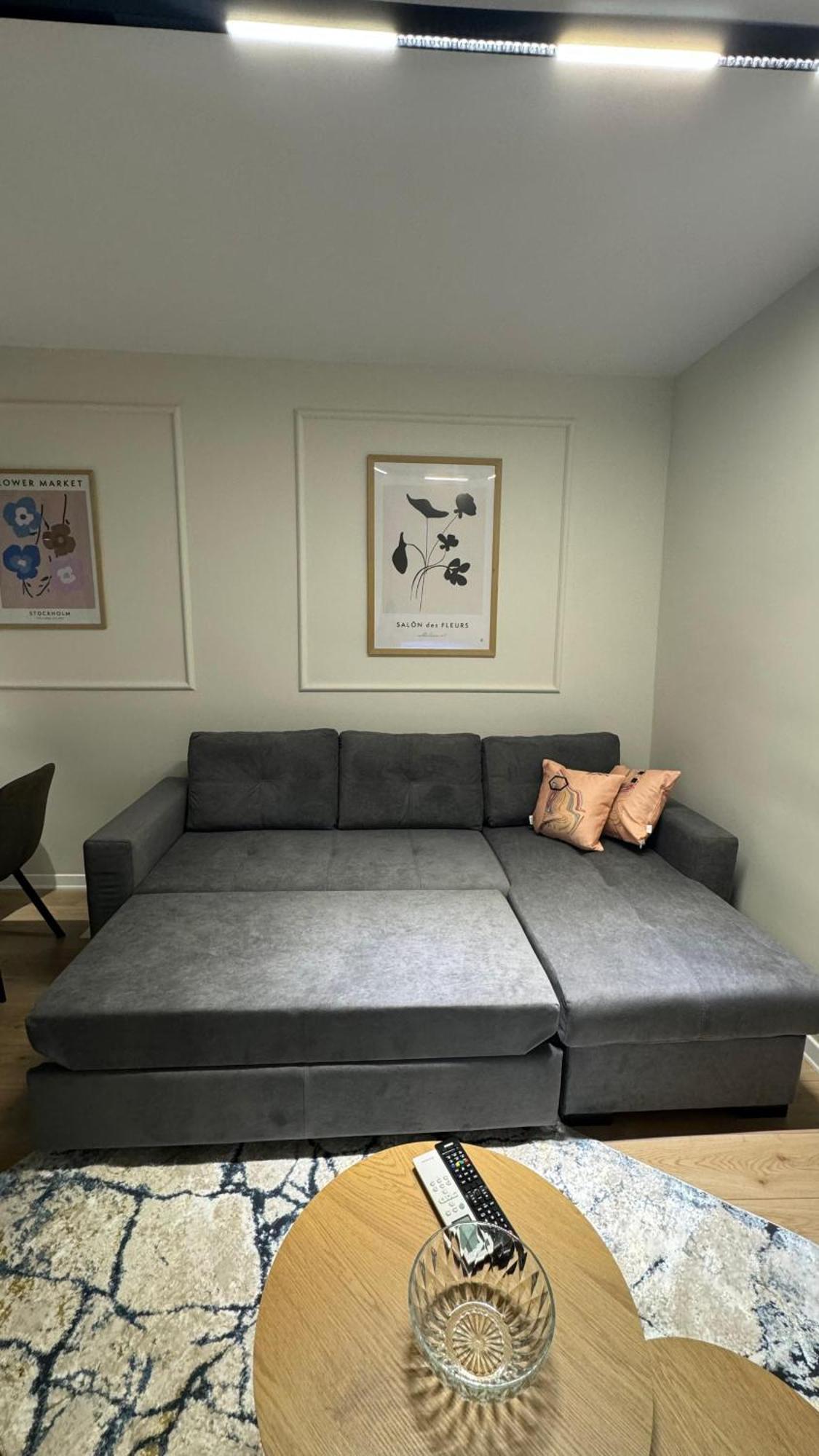 Charming Comfort Apartment 地拉那 外观 照片
