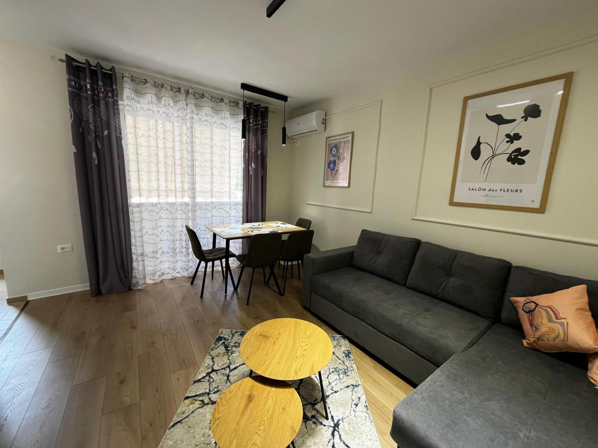 Charming Comfort Apartment 地拉那 外观 照片