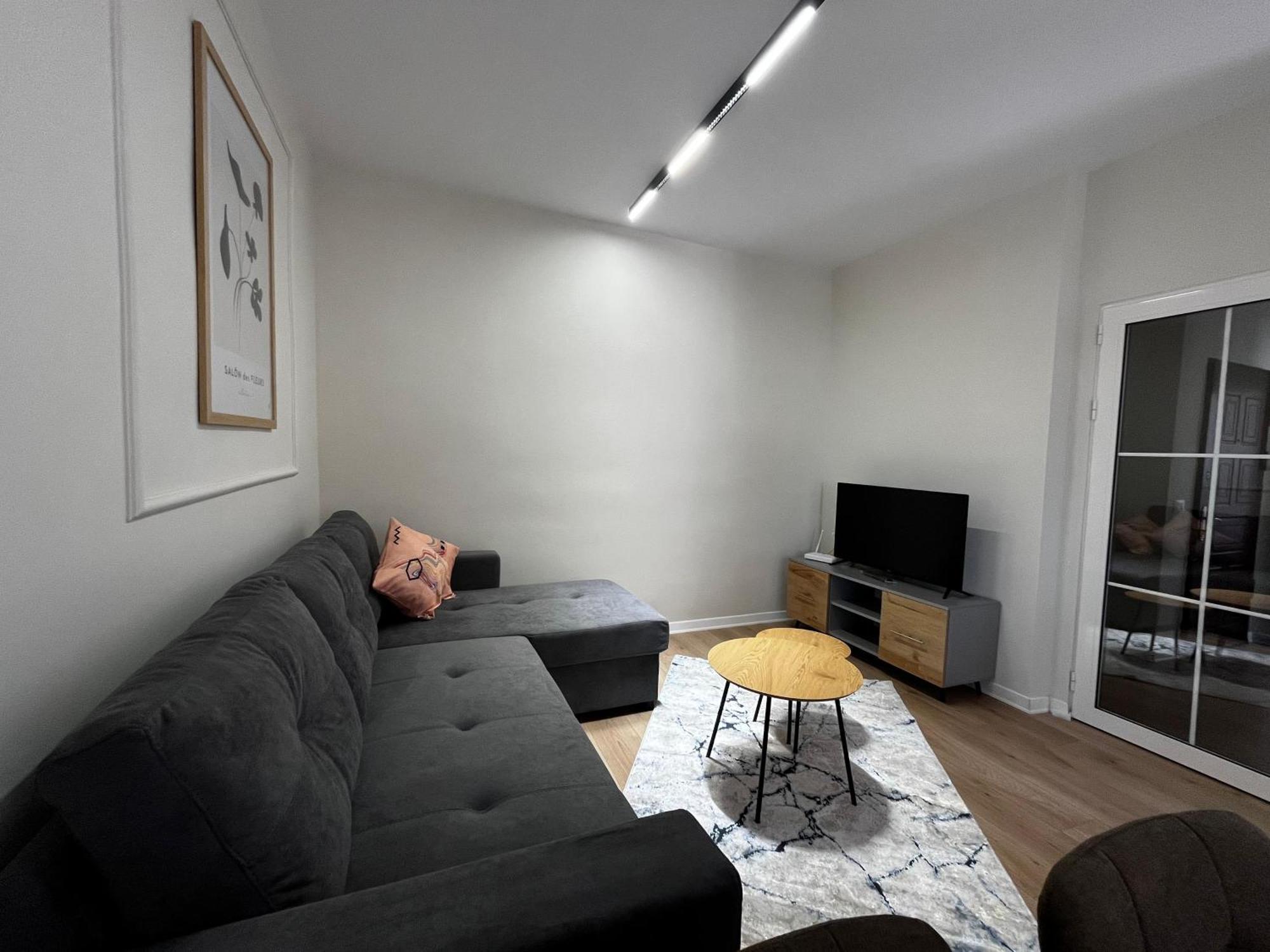 Charming Comfort Apartment 地拉那 外观 照片