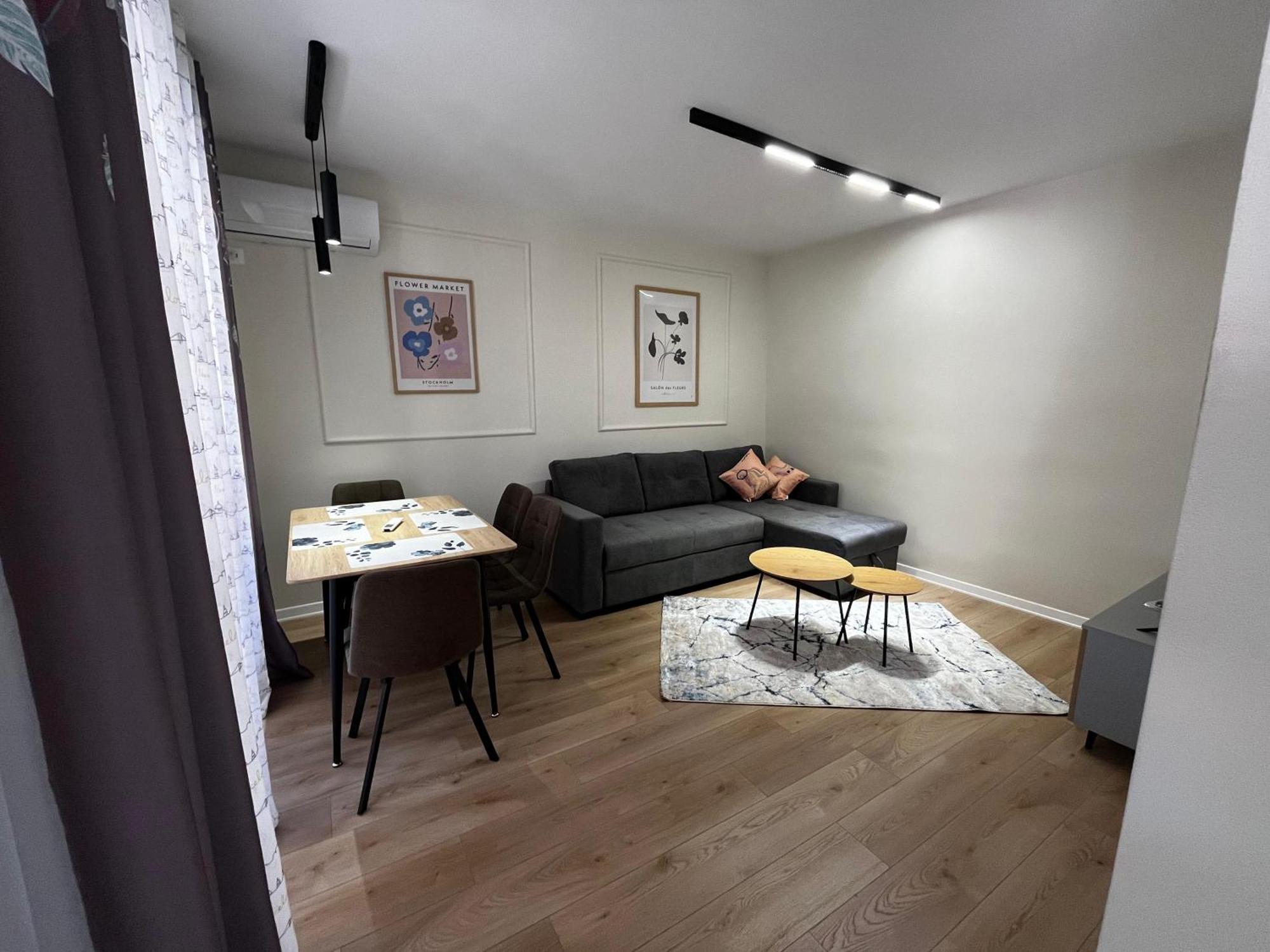Charming Comfort Apartment 地拉那 外观 照片